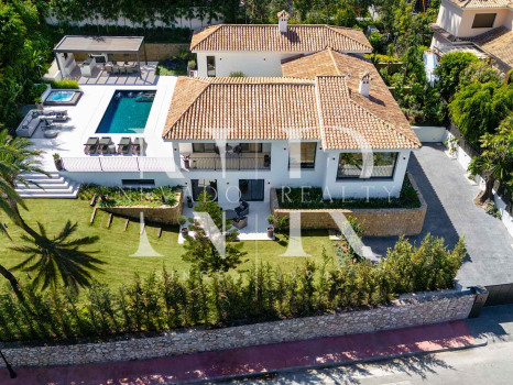 Villa in Nueva Andalucia in Las Brisas Golf with panoramic views for sale