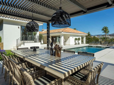 Villa in Nueva Andalucia in Las Brisas Golf with panoramic views for sale