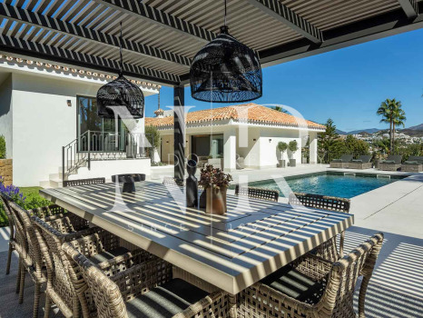 Villa in Nueva Andalucia in Las Brisas Golf with panoramic views for sale