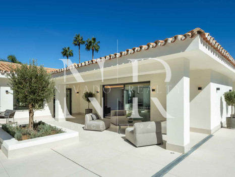 Villa in Nueva Andalucia in Las Brisas Golf with panoramic views for sale