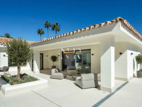 Villa in Nueva Andalucia in Las Brisas Golf with panoramic views for sale