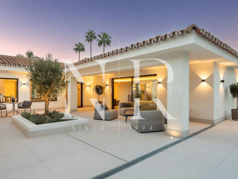Villa in Nueva Andalucia in Las Brisas Golf with panoramic views for sale