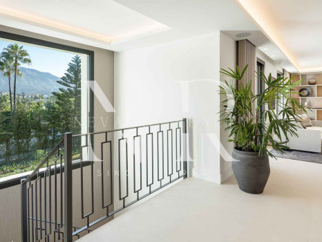 Villa in Nueva Andalucia in Las Brisas Golf with panoramic views for sale