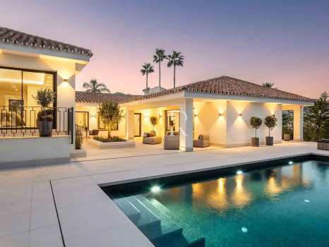 Villa in Nueva Andalucia in Las Brisas Golf with panoramic views for sale
