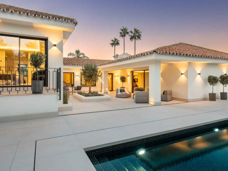 Villa in Nueva Andalucia in Las Brisas Golf with panoramic views for sale