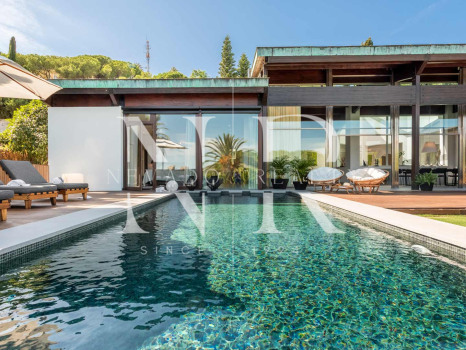 Balinese style villa in Las Brisas Golf with panoramic views for sale