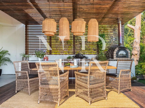 Balinese style villa in Las Brisas Golf with panoramic views for sale