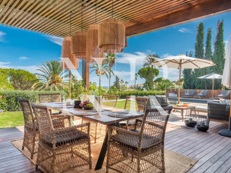 Balinese style villa in Las Brisas Golf with panoramic views for sale