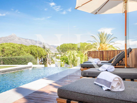 Balinese style villa in Las Brisas Golf with panoramic views for sale
