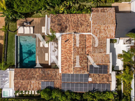 Front line Los Naranjos Golf villa with panoramic views for sale