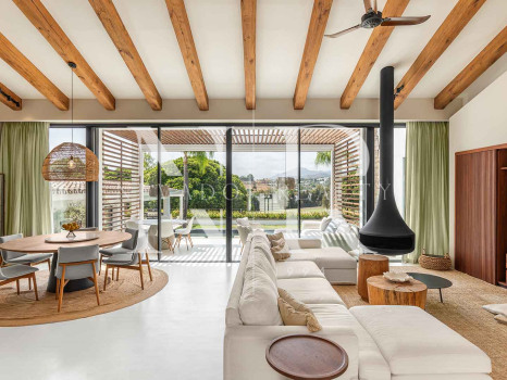 Front line Los Naranjos Golf villa with panoramic views for sale
