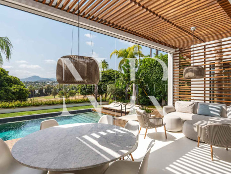 Front line Los Naranjos Golf villa with panoramic views for sale