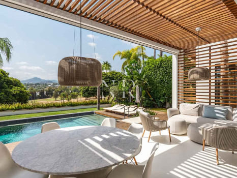 Villa de golf Los Naranjos en première ligne avec vues panoramiques à vendre