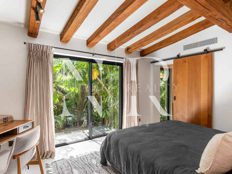 Front line Los Naranjos Golf villa with panoramic views for sale