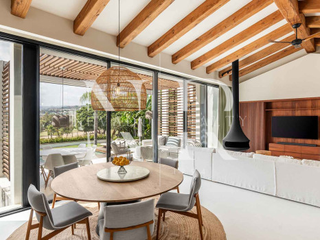 Front line Los Naranjos Golf villa with panoramic views for sale