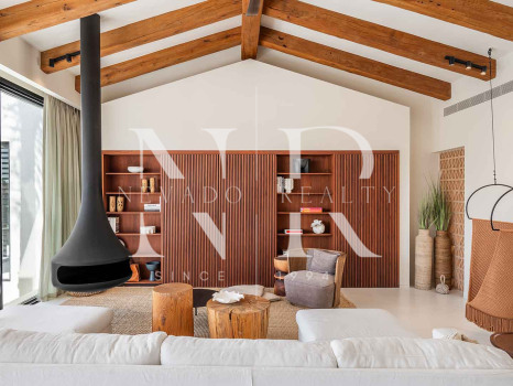 Front line Los Naranjos Golf villa with panoramic views for sale