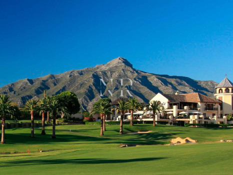 Villa de golf Los Naranjos en première ligne avec vues panoramiques à vendre