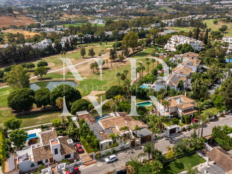 Front line Los Naranjos Golf villa with panoramic views for sale
