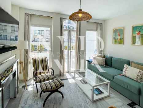 Beach side apartment in Marbella center for rent for short term.
