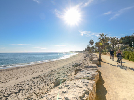 Beach side apartment in Marbella center for rent for short term.