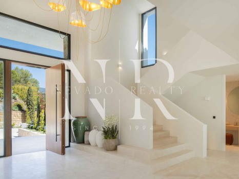 Villa en Urbanización El Herrojo con vistas panorámicas al mar en venta