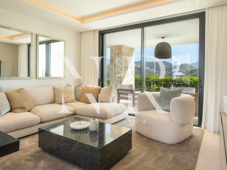 Villa en Urbanización El Herrojo con vistas panorámicas al mar en venta