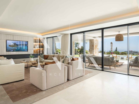 Villa en Urbanización El Herrojo con vistas panorámicas al mar en venta