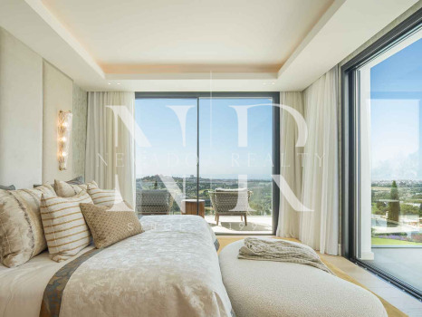 Villa en Urbanización El Herrojo con vistas panorámicas al mar en venta