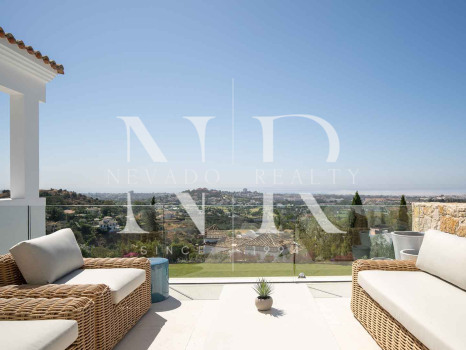 Villa en Urbanización El Herrojo con vistas panorámicas al mar en venta