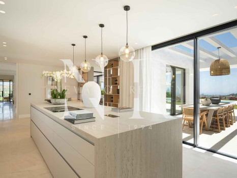 Villa en Urbanización El Herrojo con vistas panorámicas al mar en venta
