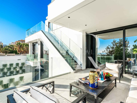 Adosada en Marbella Centro en segunda línea de playa en venta