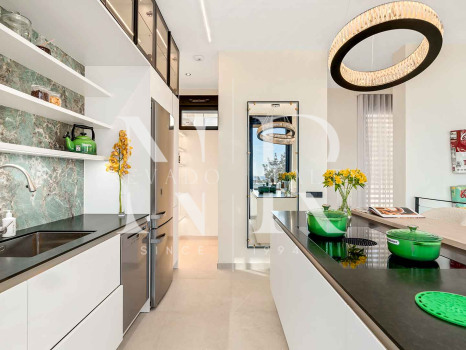 Adosada en Marbella Centro en segunda línea de playa en venta