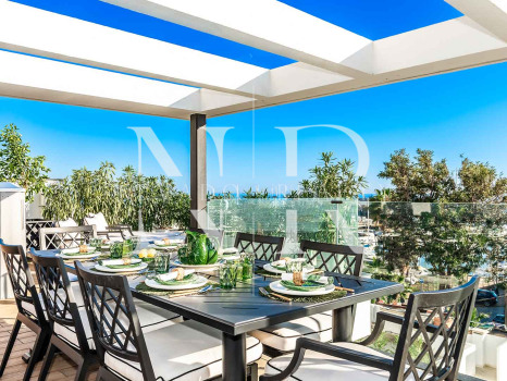 Adosada en Marbella Centro en segunda línea de playa en venta