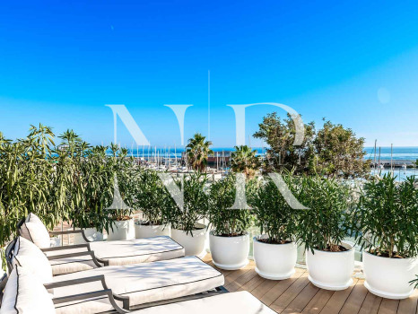 Adosada en Marbella Centro en segunda línea de playa en venta