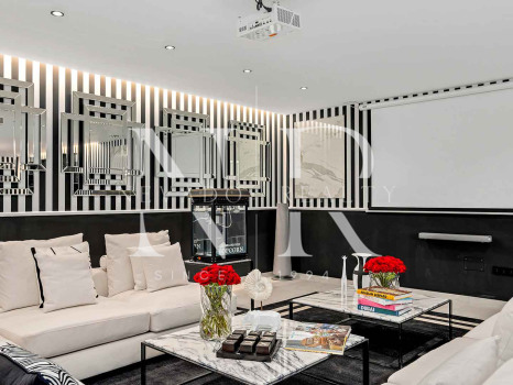 Adosada en Marbella Centro en segunda línea de playa en venta