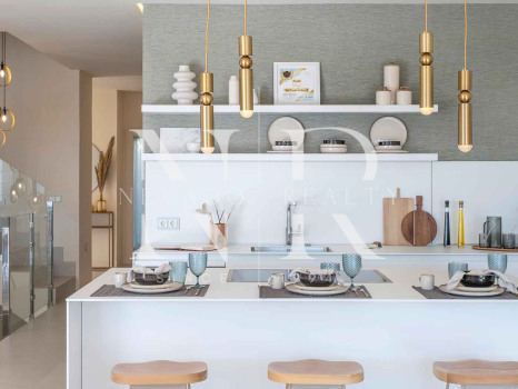 Villa en Estepona Este en comunidad cerrada en primera línea de playa en venta