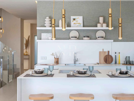 Villa en Estepona Este en comunidad cerrada en primera línea de playa en venta