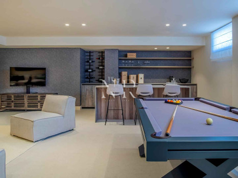 Villa en Estepona Este en comunidad cerrada en primera línea de playa en venta