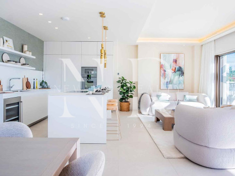 Villa en Estepona Este en comunidad cerrada en primera línea de playa en venta