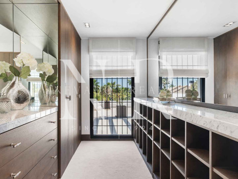 Villa en Los Naranjos Golf Club en primera línea de golf en venta