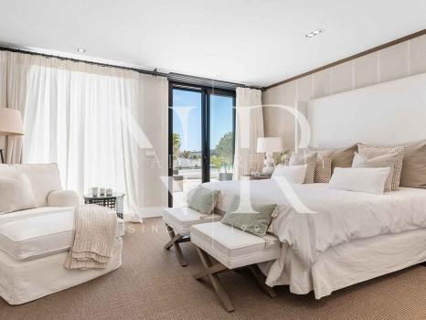 Villa en Los Naranjos Golf Club en primera línea de golf en venta