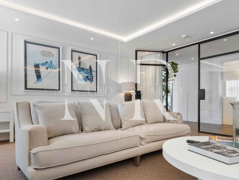 Villa en Los Naranjos Golf Club en primera línea de golf en venta