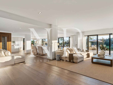 Villa en Los Naranjos Golf Club en primera línea de golf en venta