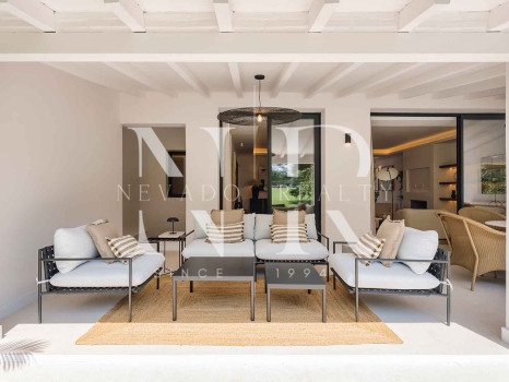 Adosada en Urbanización Los Olivos en primera línea de golf en venta