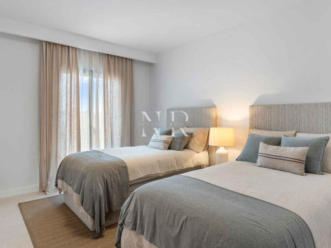 Adosada en Urbanización Los Olivos en primera línea de golf en venta