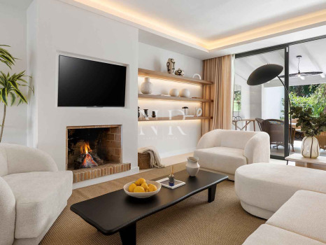 Adosada en Urbanización Los Olivos en primera línea de golf en venta