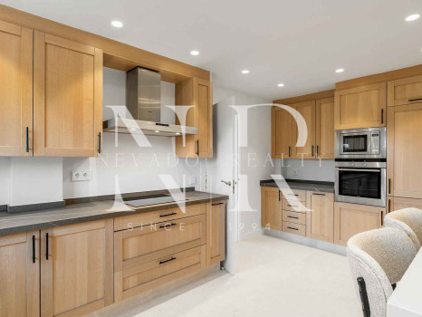Adosada en Urbanización Los Olivos en primera línea de golf en venta