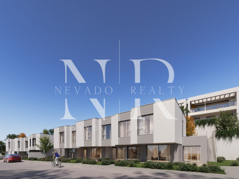Newly built townhouse in Las Chapas for sale