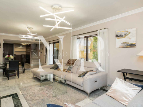 Villa with pool in Bahía de Marbella for long-term rental