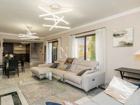 Villa with pool in Bahía de Marbella for long-term rental